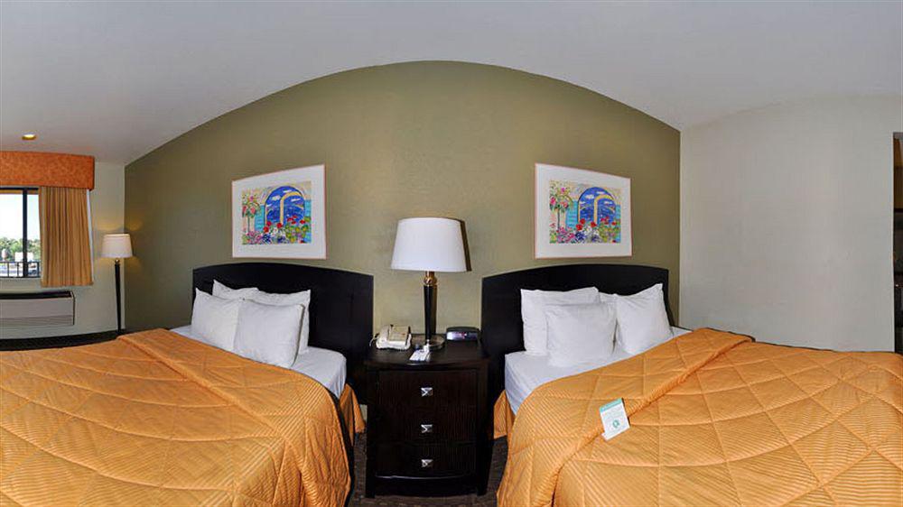 Comfort Inn & Suites Rancho Cordova-Sacramento מראה חיצוני תמונה